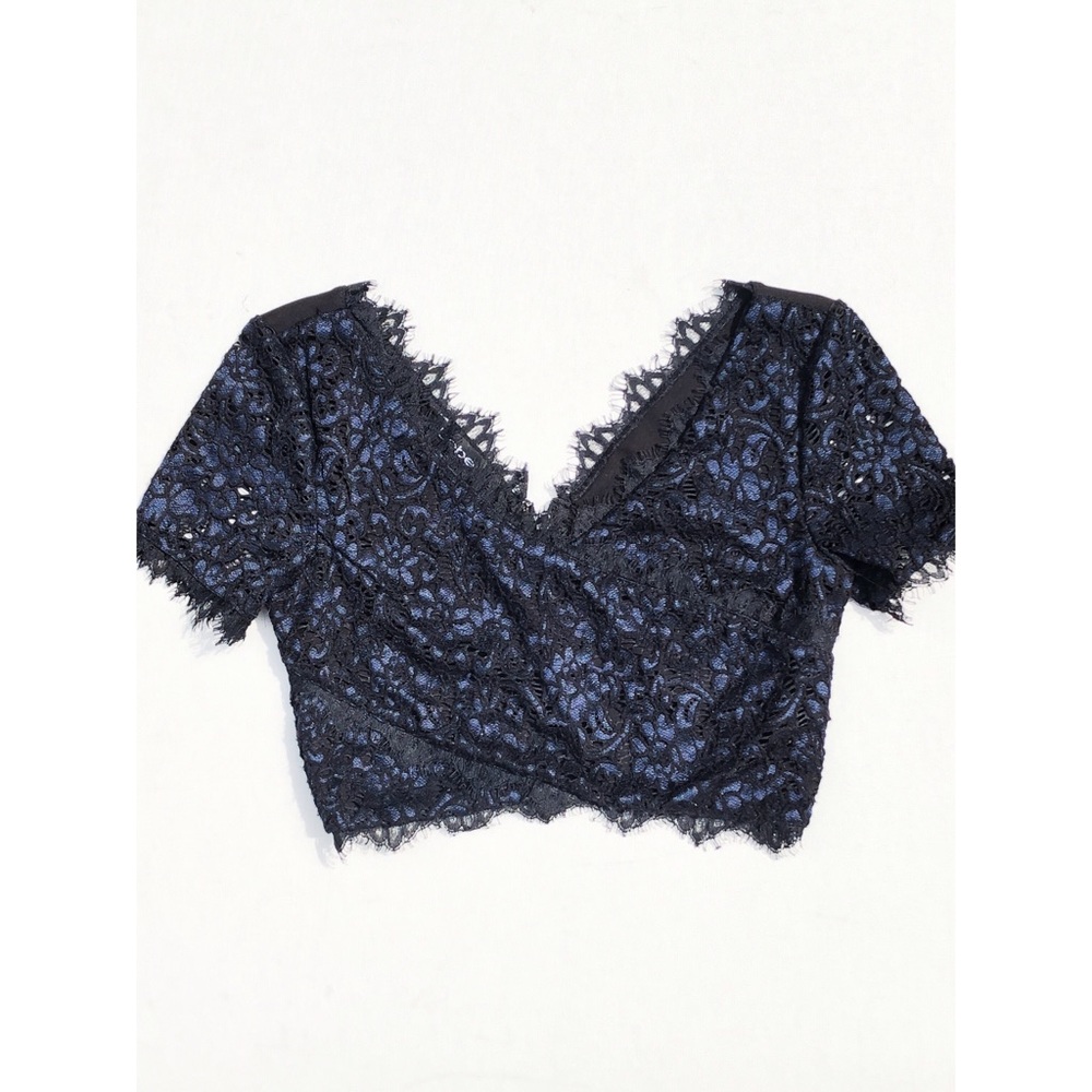 Bebe lace crop top